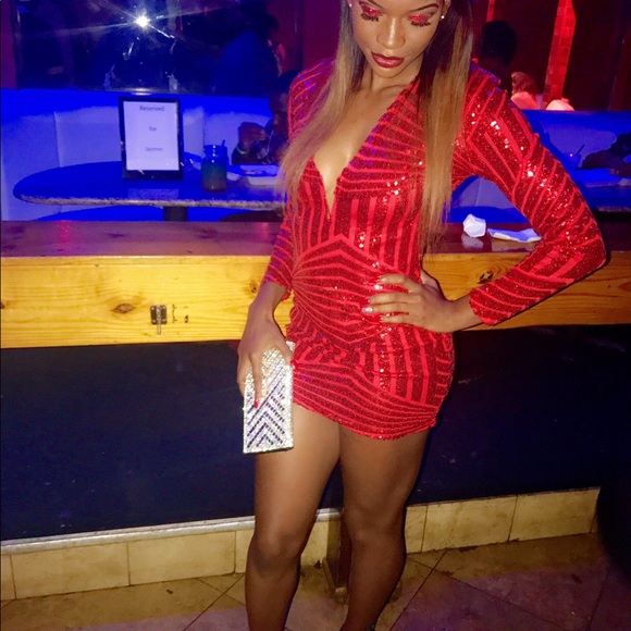 Red special occasion dress - Picture 3 of 4